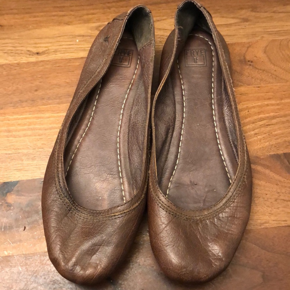 Frye Carson flats